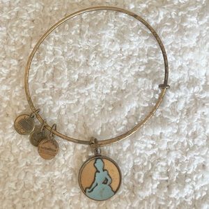 Alex & Ani Cinderella charm bangle🌸